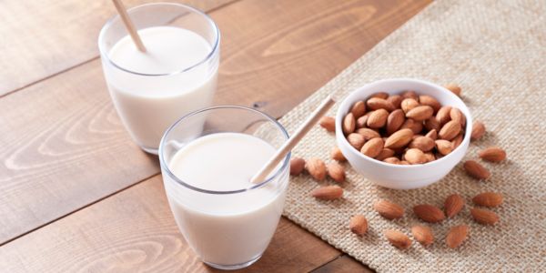 Nutritivne vrijednosti bademovog mlijeka